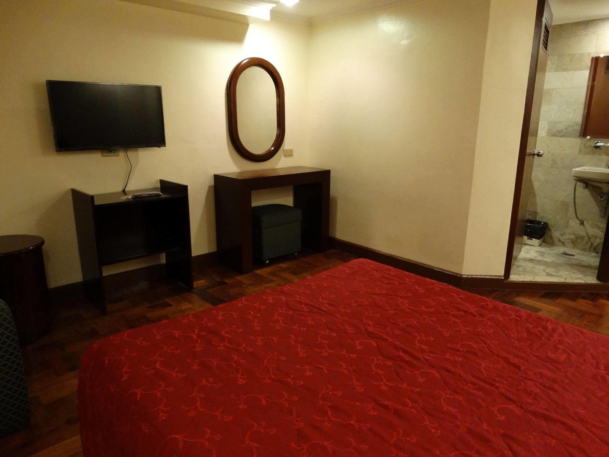 Cherry Blossoms Hotel Маніла Екстер'єр фото